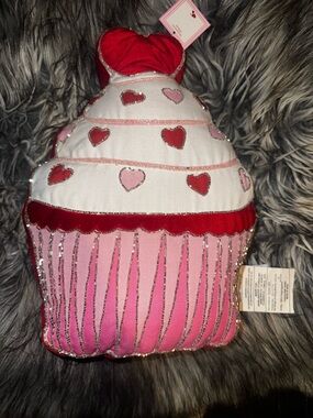 NWT Beaded Cupcake Luxury Accent Pillow Made In India